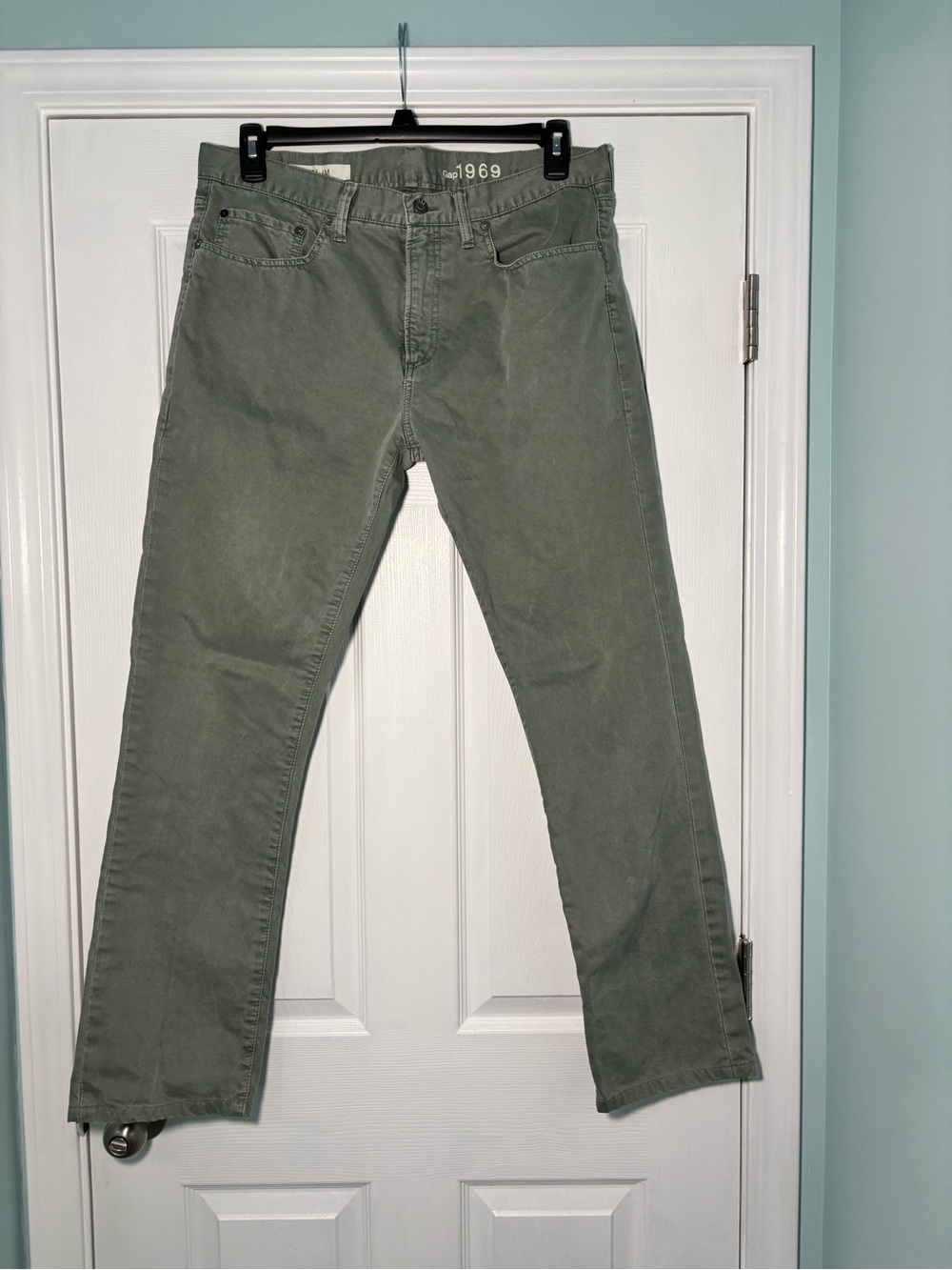 GAP Straight Men’s Jeans in Olive